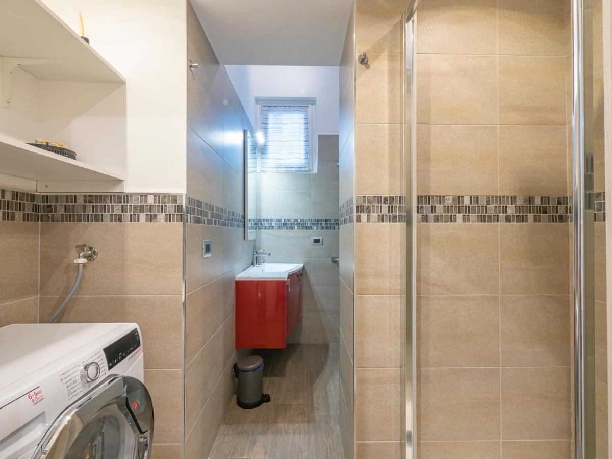 I Host Apartment - Montesuello 9 Милан Экстерьер фото